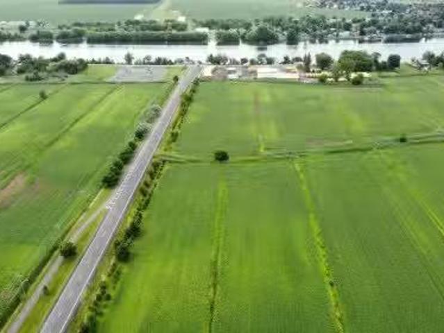 Mtée Robert, Saint Basile Le Grand, QC, J3N 1G5 vacant land.