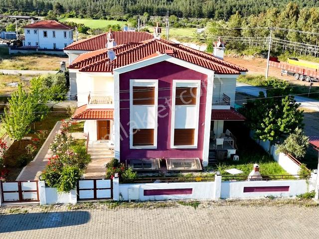 Muğla Ula Köprübaşı Mah Geniş Ve Lüks 3+2 Satılık Tripleks Villa
