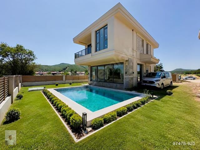 Muğla Ula'da Ultra Lüx Havuzlu Elektrik Üretimli Akıllı Villa