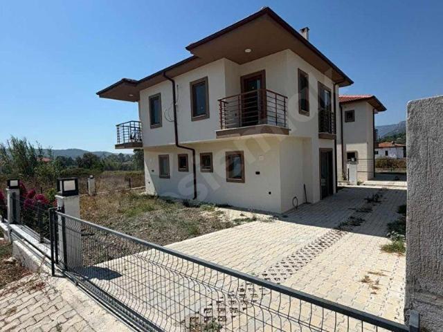 MUĞLA ATAKÖYDE KİRALIK BAHÇELİ DUBLEX DAİRE