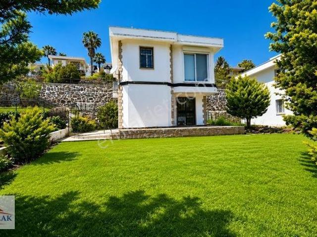 Muğla Boğaziçi Site İçinde Satılık Tam Müstakil Villa