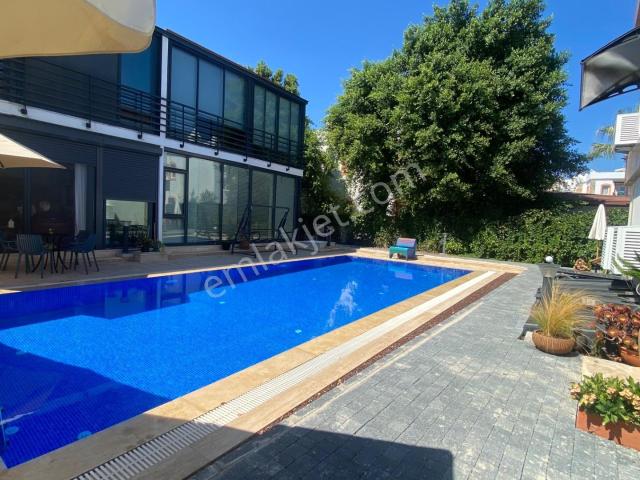 Muğla Bodrum Eskiçeşme'de Havuzlu Lüks Sitede Satılık Modern1+1 Daire