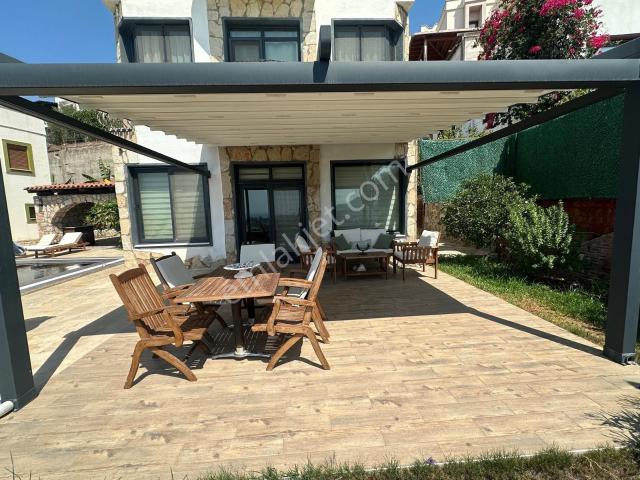 Muğla Bodrum Yalıkavakta 3+1 Deniz Manzaralı Kiralık Villa