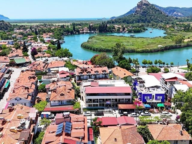Muğla Dalyanda Kral Mezarlık Manzaralı 28 odalı Satılık Otel
