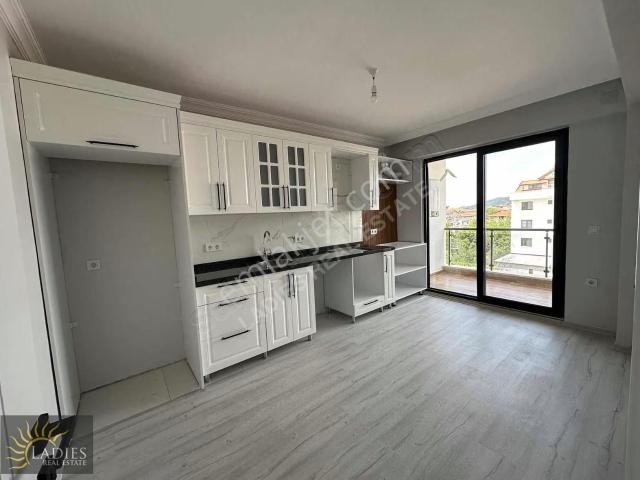 Muğla Dalaman Da Satılık 2+1 Kapalı Mutfak Daire