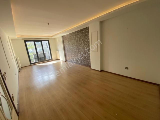 Muğla Emlaktan Cadde Üstü 150m 3+1 Asansörlü 2.kat Daire