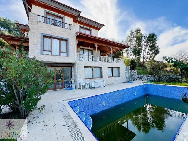 Muğla Gökova Akçapınar Köyünde Muhteşem Manzaralı Havuzlu Villa