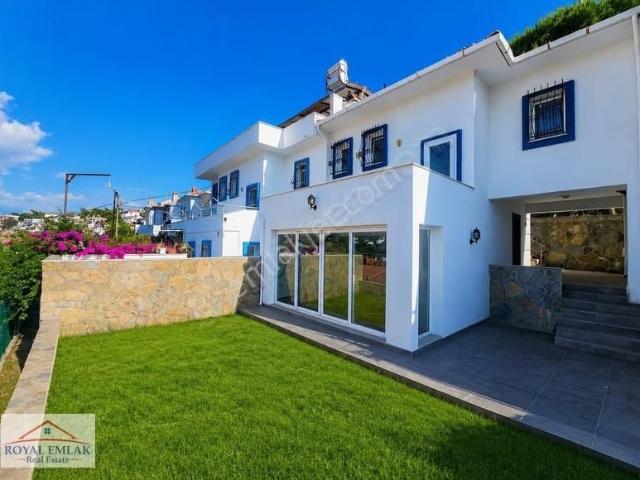 Muğla Güllük Deniz Manzaralı Satılık Müstakil Villa