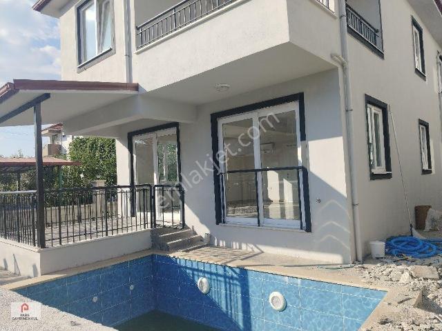 Muğla Karaburun Mahallesi De Kiralik Havuzlu 4+1villa