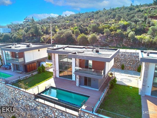 MUĞLA KIYIKIŞLACIK DA BODRUM MANZARALI SATILIK LÜKS VİLLA