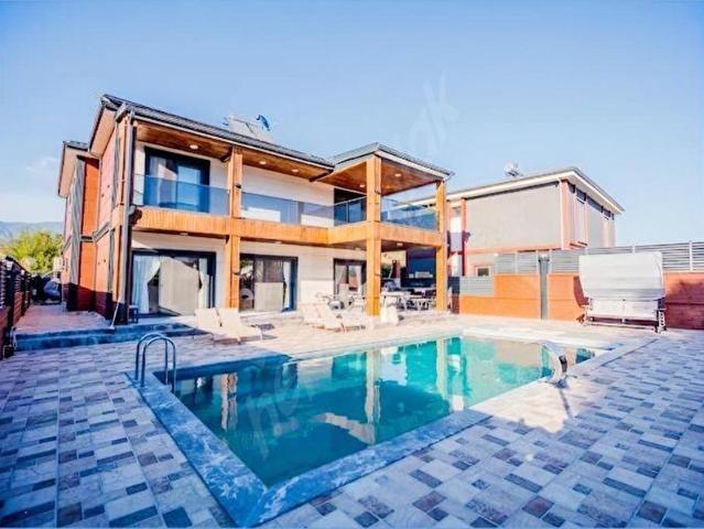 Muğla Köyceğiz Yangı'da 5+1, Eşyalı Isıtmalı Havuzlu Lüks Villa