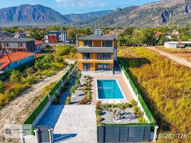 Muğla Köyceğiz Yangı'da 7+2, Isıtmalı Havuzlu Lüks Villa
