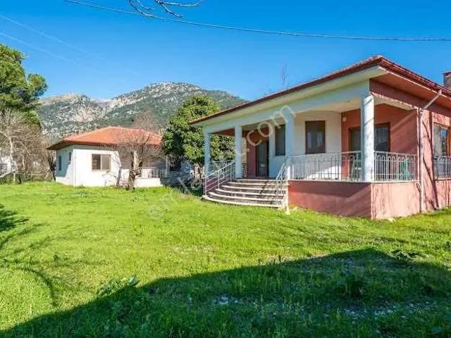 Muğla Köyceğiz De 3.750 M2 Bahçe İçinde 3+1 Ve 2+1 Müstakil Ev