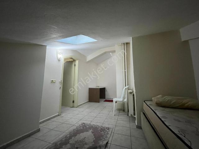 Muğla Menteşe Kötekli'de 1+1 Eşyalı Çatı Katı Kiralık Daire