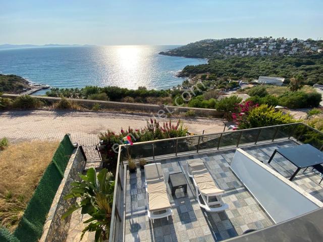 Muğla Milas Boğaziçi Mah. Denize Sıfır Eşyalı Satılık 3+2 Villa