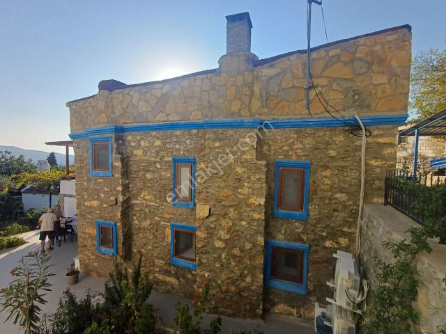 Muğla Milas Kazıklı Mahallesinde Satılıl 2+1 Taş Ev