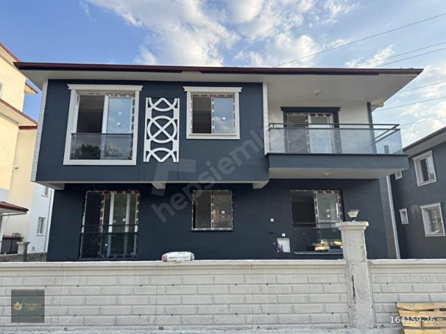 MUĞLA ORTACA DA SATILIK HAVUZLU 1+1 DAİRE