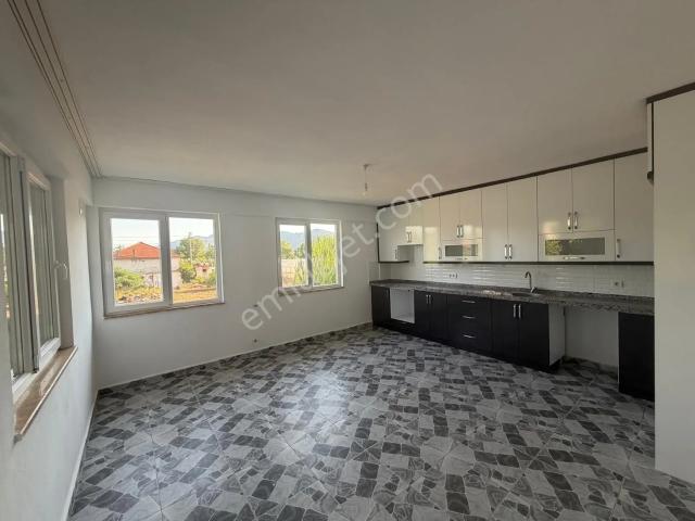 Muğla Ortaca'da Geniş Müstakil Tadında Kiralık 3+1 Daire