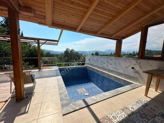 Muğla Seydikemer Merkez'de Satılık Otantik 4+1 Ev