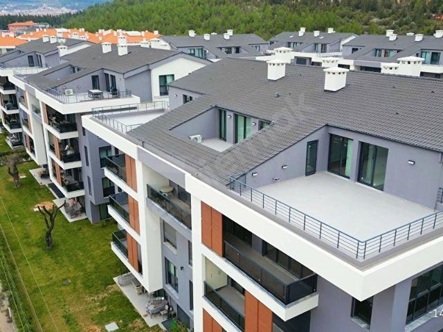 Muğla'da Havuzlu Site İçerisinde, Dubleks 3+1 Satılık Daire