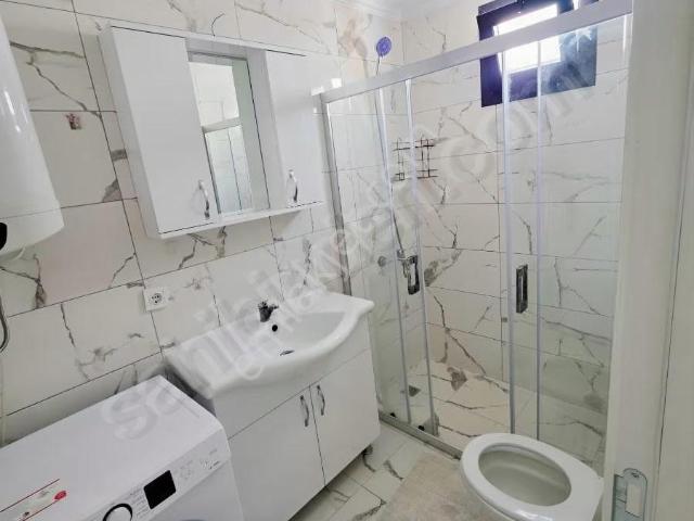 Mumcularda Ebeveyn Banyolu Eşyalı Kiralık 2+1 Daire