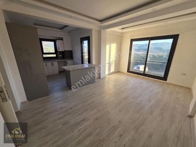 Mumcularda Kiralık 2+1 Daire