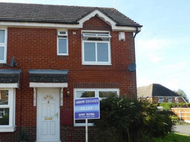 Muncaster Place, Worcester WR4 0EA 2 bed semi detached house to rent £1,050 pcm £242 pw