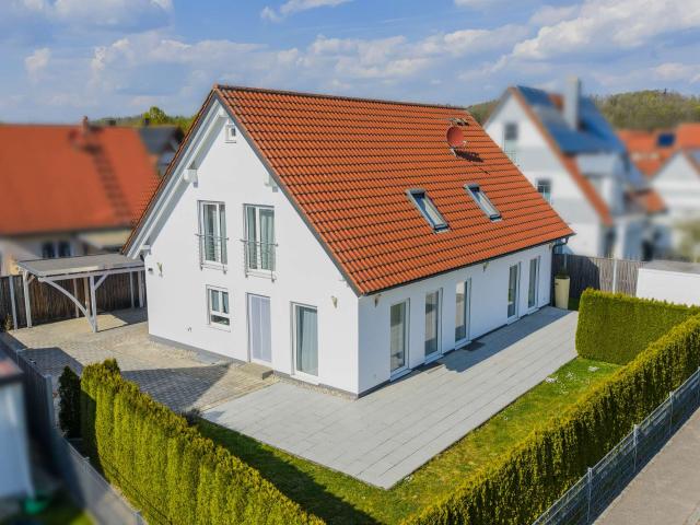 Münchner Umland: Für höchste Ansprüche – Traumhaftes EFH mit Einliegerwhg. in Friedberg Rinnenthal