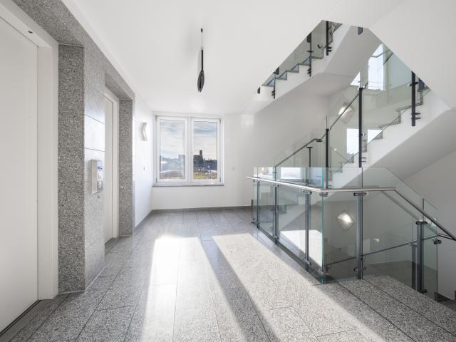 MÜNCHNER IG: Bis 35.000 € Sollmiete p.a. – 2 Zimmer WG Potenzial in Neuhausen, U Bahn 2 Min