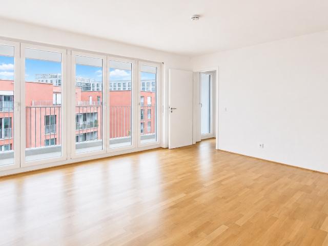 MÜNCHEN: MODERNES WOHNGLÜCK MIT LOGGIA