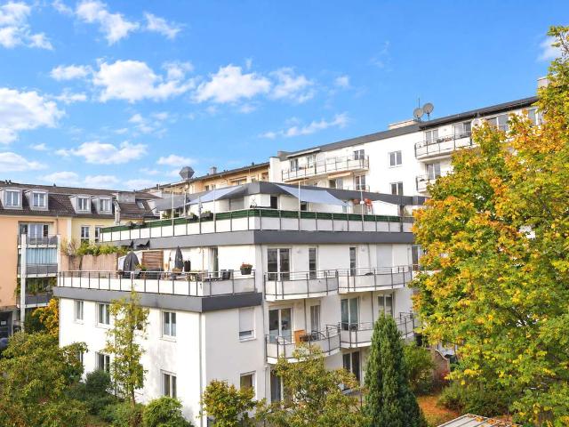 München Laim – großzügige 4 Zimmer Wohnung mit zwei Balkonen!