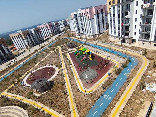 MÜNEVVER ÇELENK GAYRİMENKUL KUZUCULU TOKİ 5 ETAP DC4 KİRALIK 3+1 DAİRE