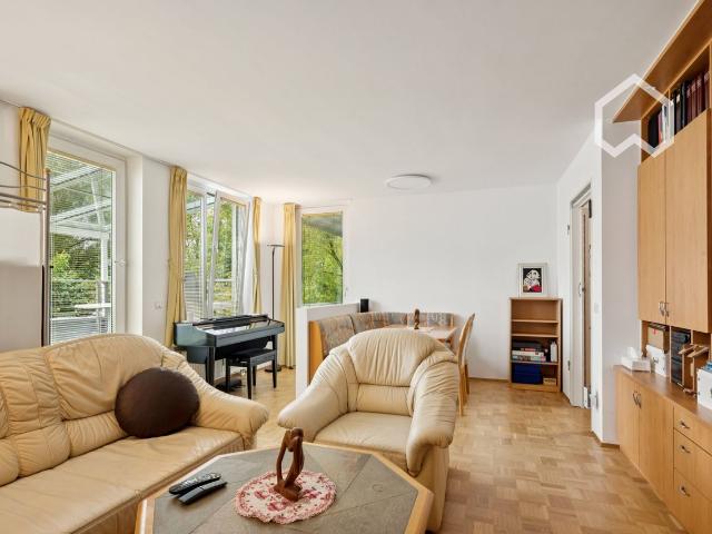 Munich Bright, furnished 4 room apartment with terrace, loggia and lake proximity Temporary rental in Munich, Munchen Amsterdam Apartments for Rent
