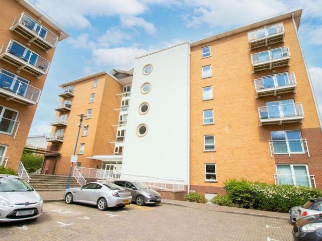 Munich House, Century Wharf, Cardiff Bay 2 bed flat to rent £1,750 pcm £404 pw