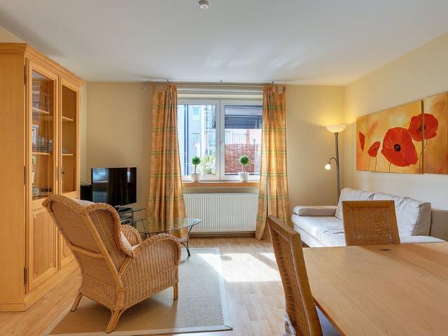 Munich Schwabing: Well maintained 2 room apartment