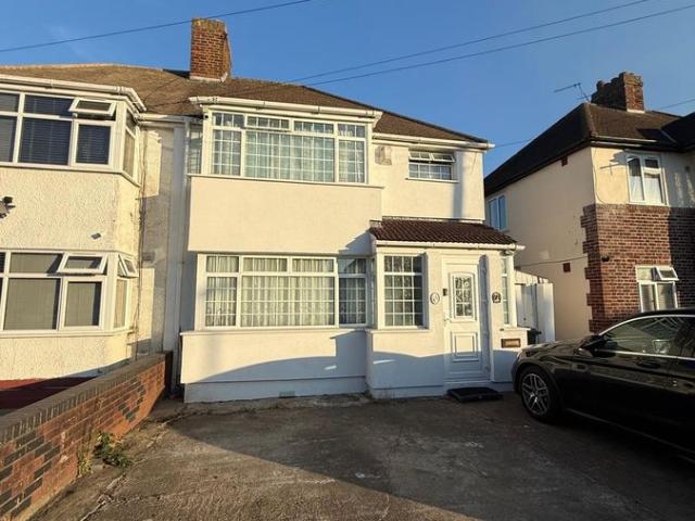 Munster Avenue, Hounslow TW4, 4 bed semi detached house to rent, £2,800 pcm | PrimeLocation