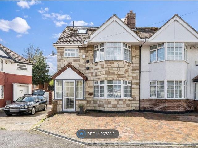 Munster Avenue, Hounslow TW4, 4 bed semi detached house to rent, £3,600 pcm | PrimeLocation