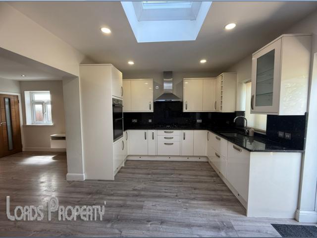 Munster Gardens, London N13 4 bed semi detached house to rent £3,150 pcm £727 pw