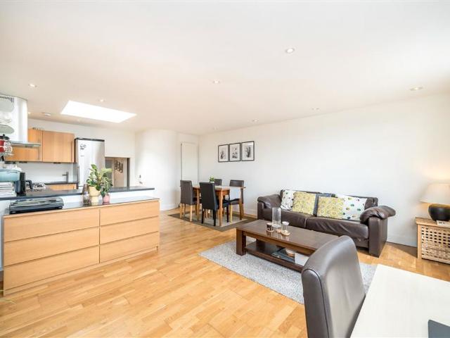 Munster Road, Bishops Park SW6, 1 bed flat to rent, £2,383 pcm | PrimeLocation