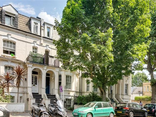 Munster Road, London, SW6 2 bed flat to rent £3,250 pcm £750 pw