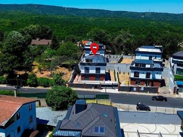 Muaz ALTUN'dan Reşadiye Köyünde Ana Cadde Üzerinde Satılık Villa