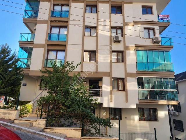 Muammer Akarda Tüm Odalarından Denız Manzaralı 2+1