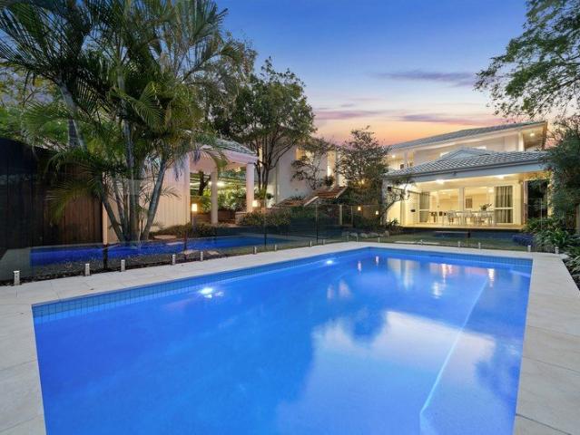 Much loved family home a stroll to coveted schools