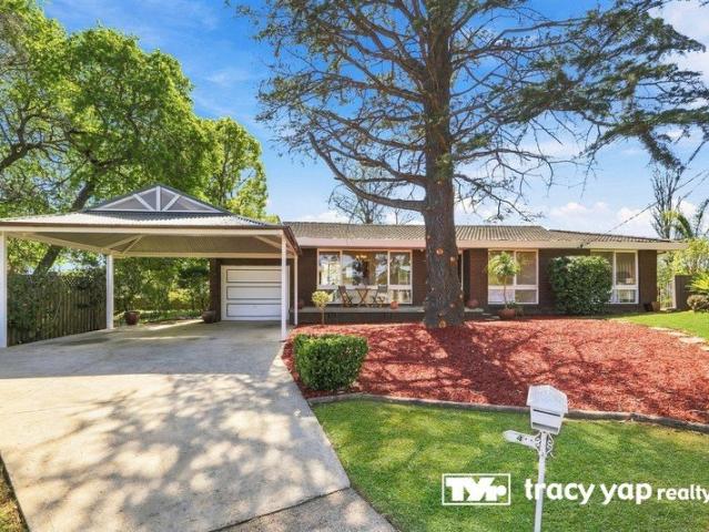 Much Loved Family Home in Murray Farm Pocket