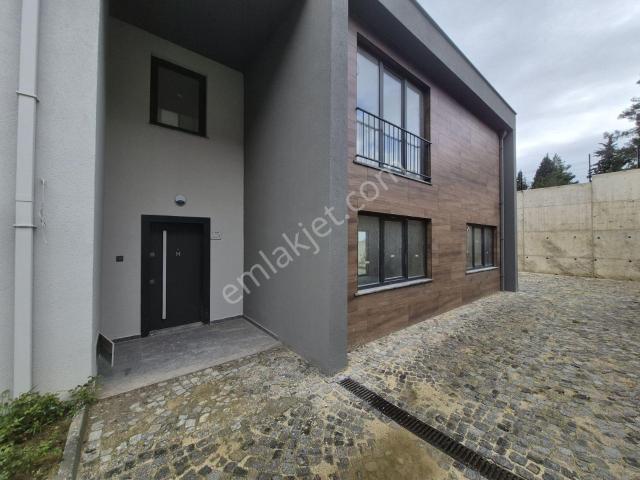 Mudanya Mürselde Şehrin Gürültüsünden Uzak Ayrıcalıklı 5+1 Villa