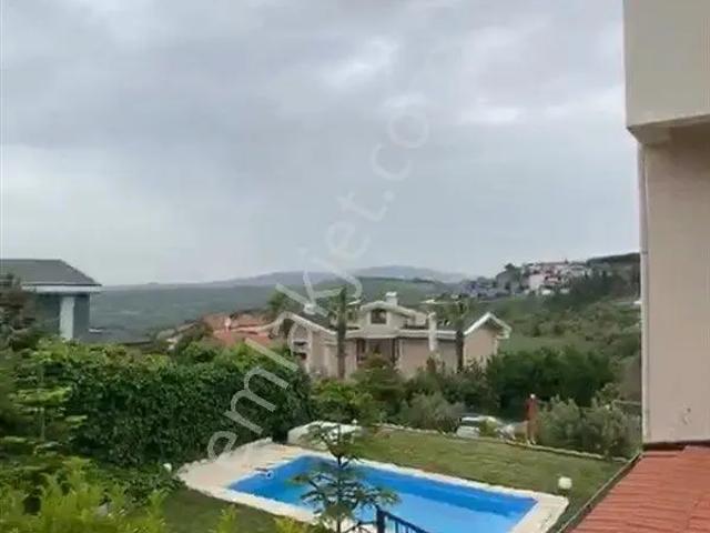 Mudanya Bademli'de Satılık 1000 M2 Bahçeli Özel Havuzlu Lüx Villa
