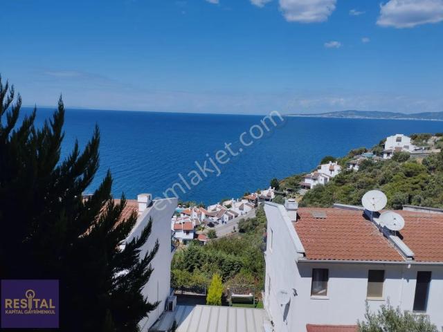 Mudanya Candostlar Sitesinde Deniz Manzaralı Havuzlu Villa