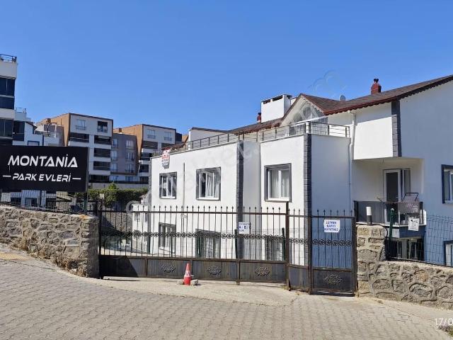 Mudanya Halitpaşa'da Deniz Manzaralı Satılık 5+1 Daire