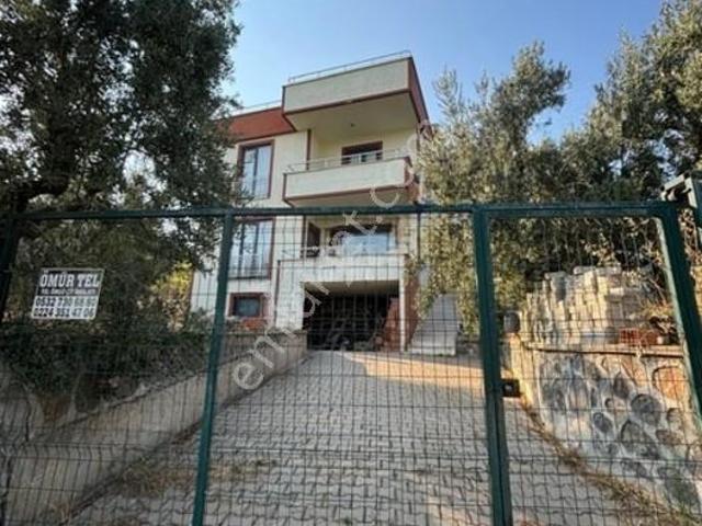 Mudanya Çepni Köyünde Deniz & Dağ Manzaralı 5+1 Tripleks Villa