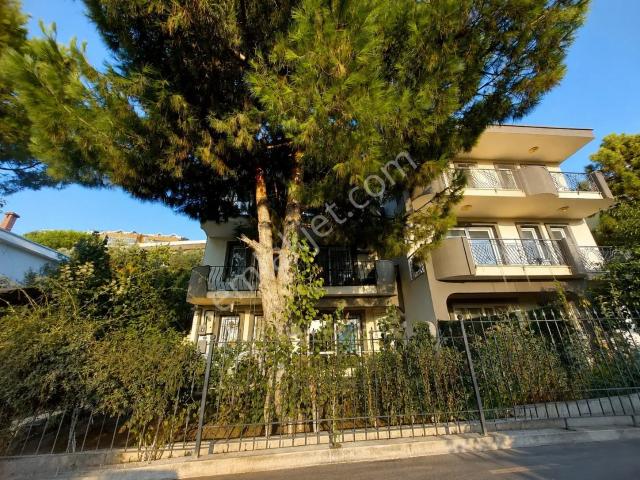 Mudanya Güzelyalıda Deniz Manzaralı, Havuzlu 4+2 Villa